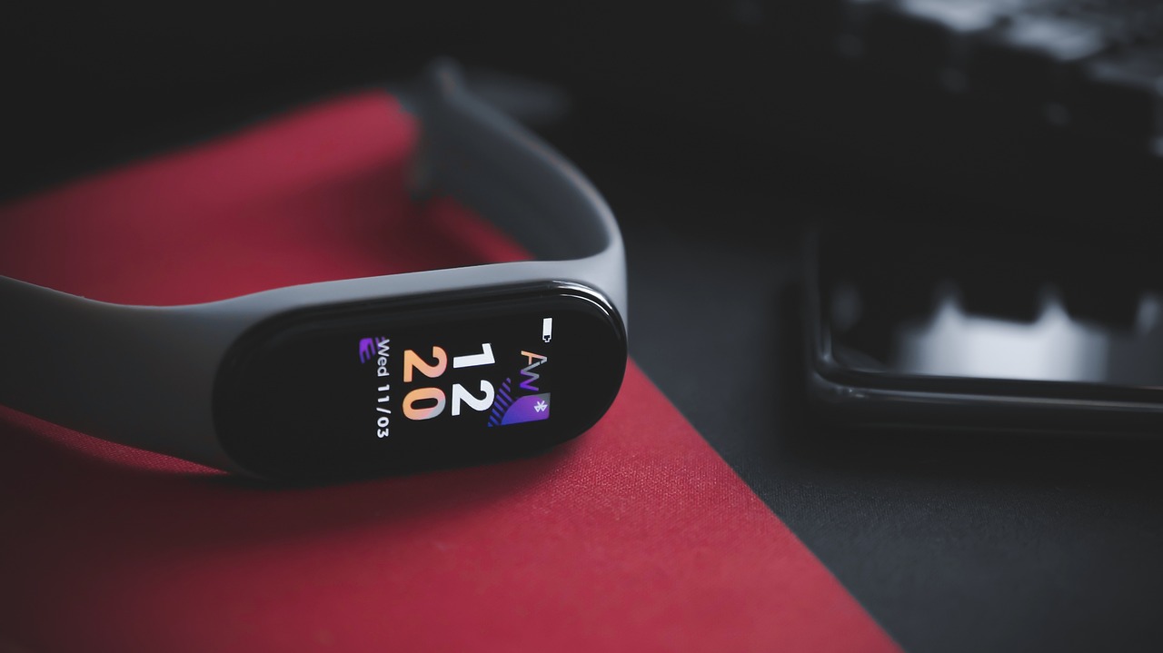 Garmin Cirqa screen-free fitness tracker